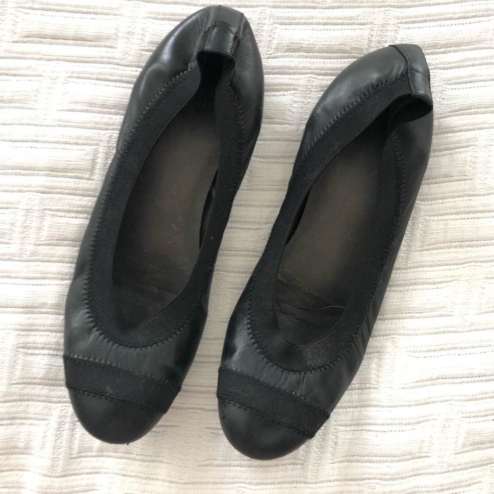 Stuart Weitzman Giveable Black Leather Flats